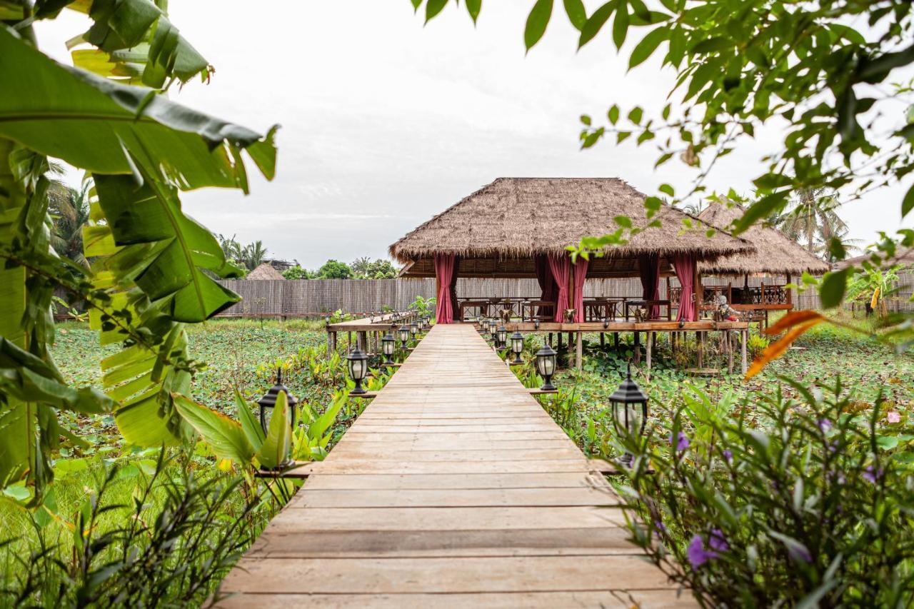 Authentic Khmer Village Resort Сіємреап Екстер'єр фото