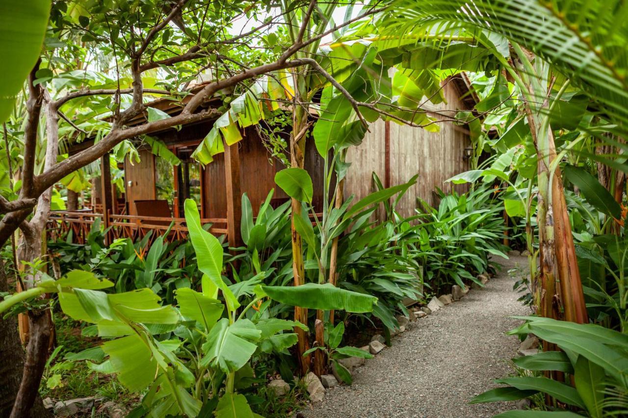 Authentic Khmer Village Resort Сіємреап Екстер'єр фото