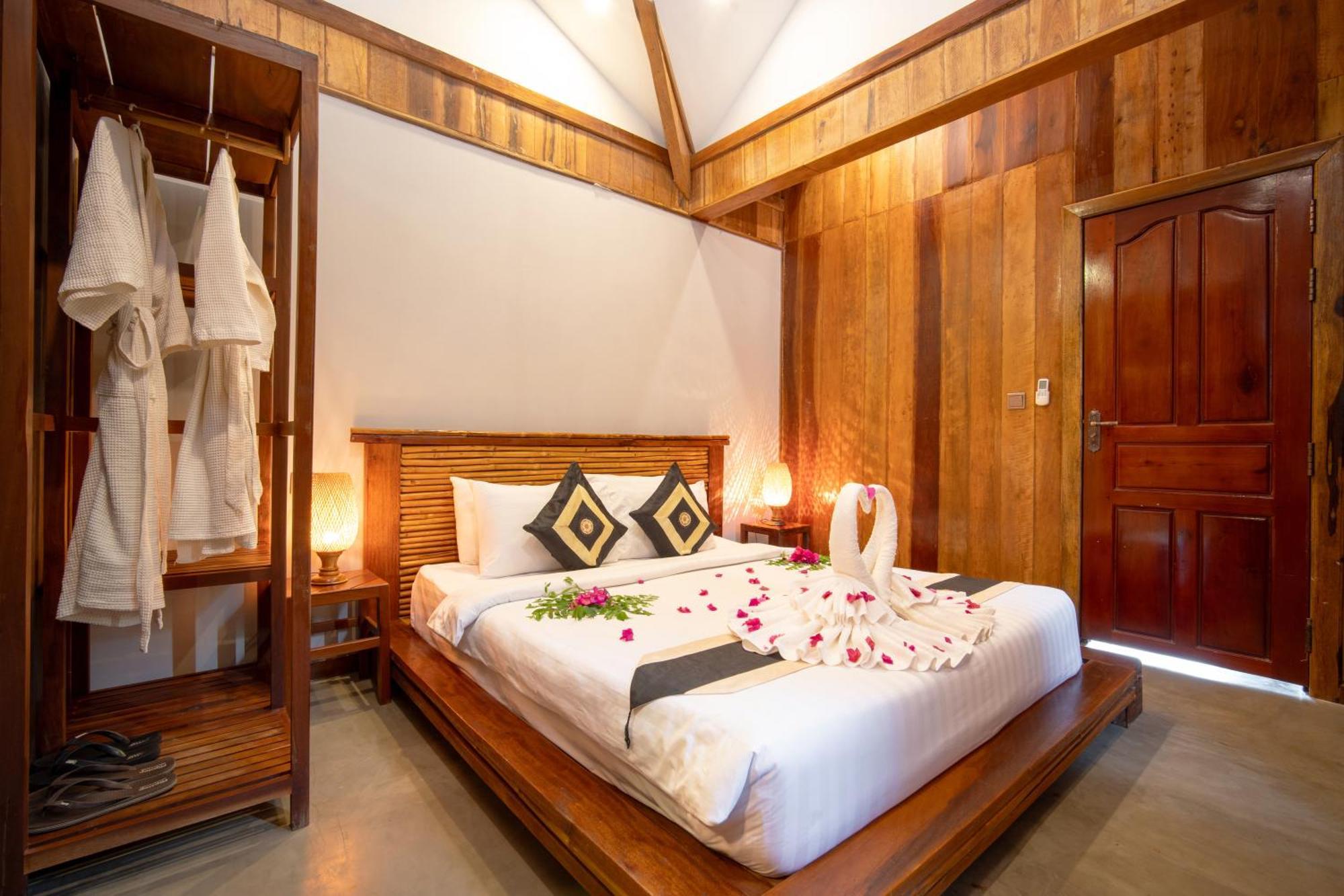 Authentic Khmer Village Resort Сіємреап Екстер'єр фото